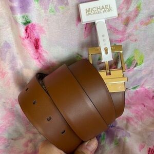 Brand New Michael Kors Genuine Leather Twist Reversible Gold Tone Buckle Belt